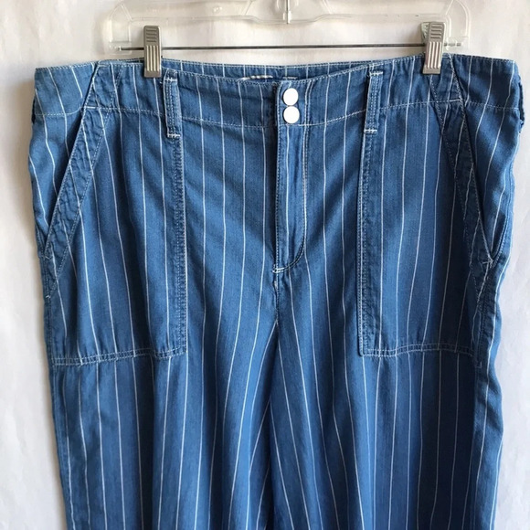 Seven7 wide leg crop pants vertical blue and white stripe, size 16 - Picture 2 of 12